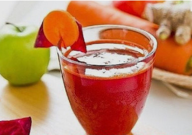 Сок из свеклы, моркови и яблока для укрепления здоровья